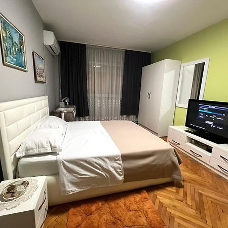 Downtown Retreat "Spiranca" Apartment Tirana Exterior photo